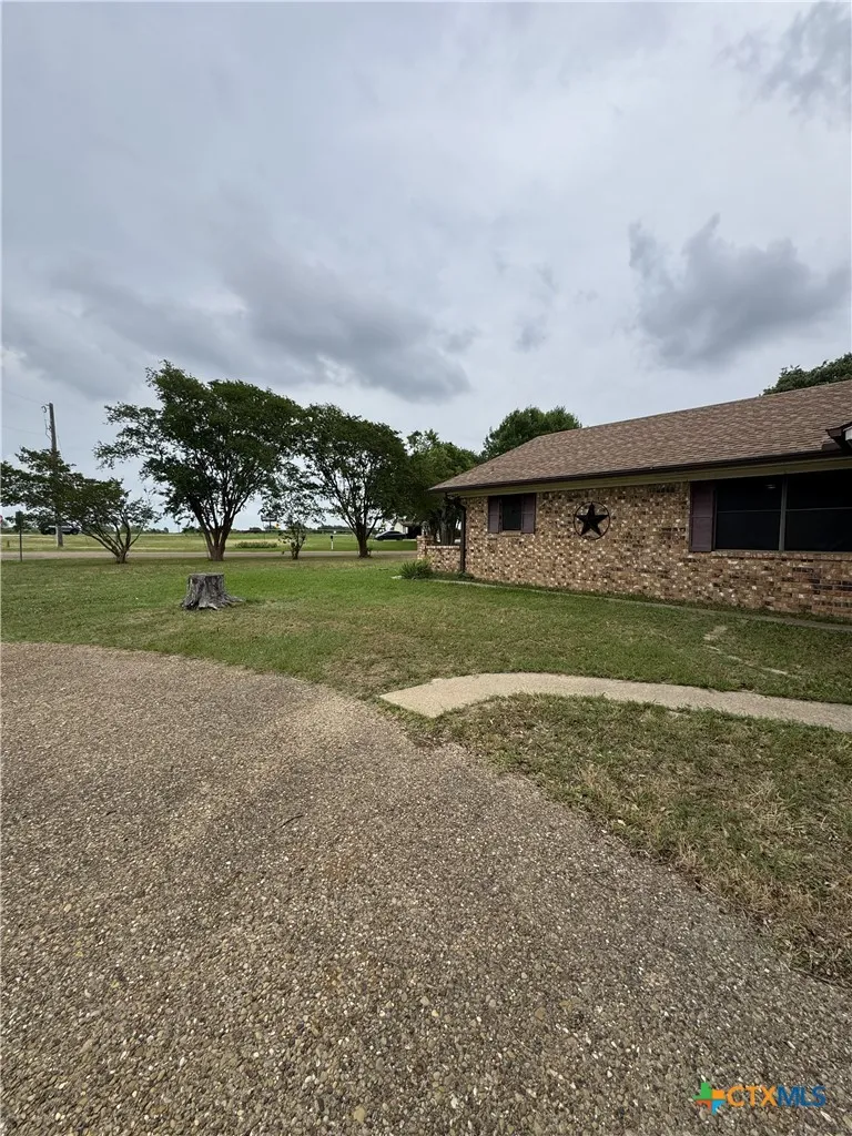 636 E Kempner Street Mabank, TX 75147