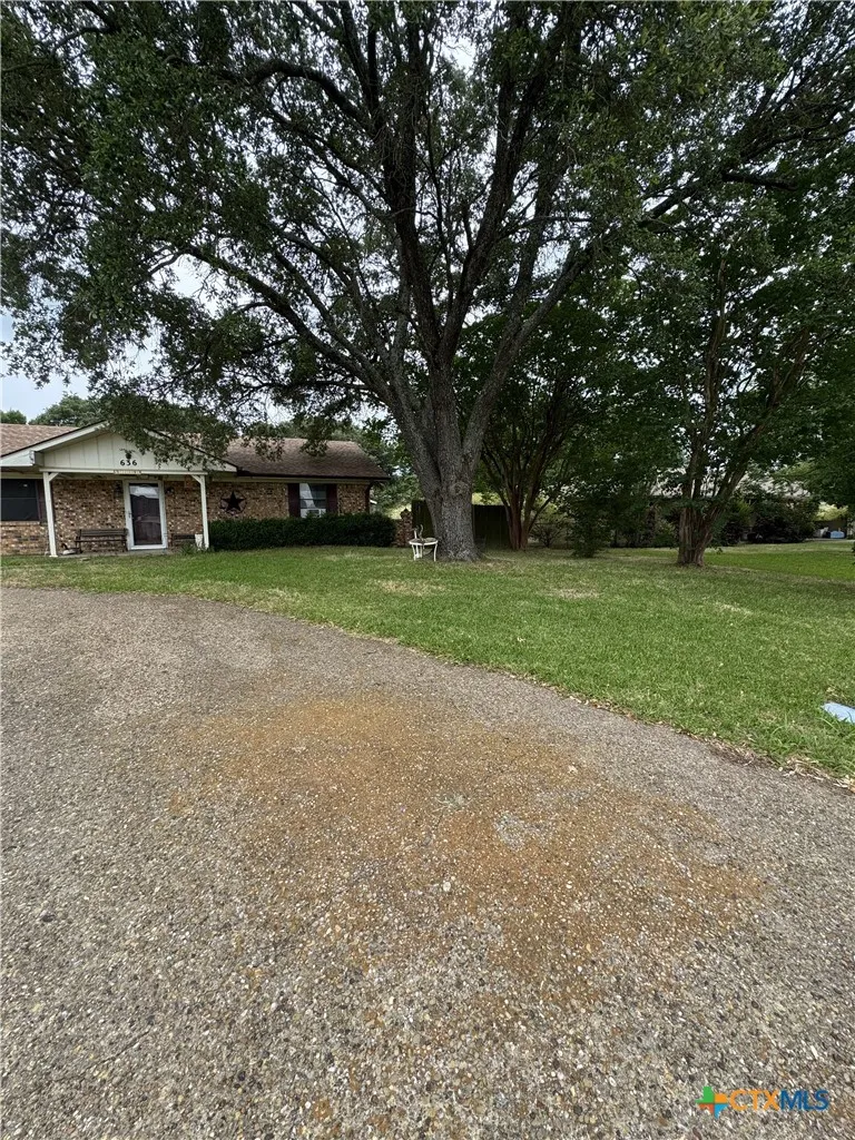636 E Kempner Street Mabank, TX 75147