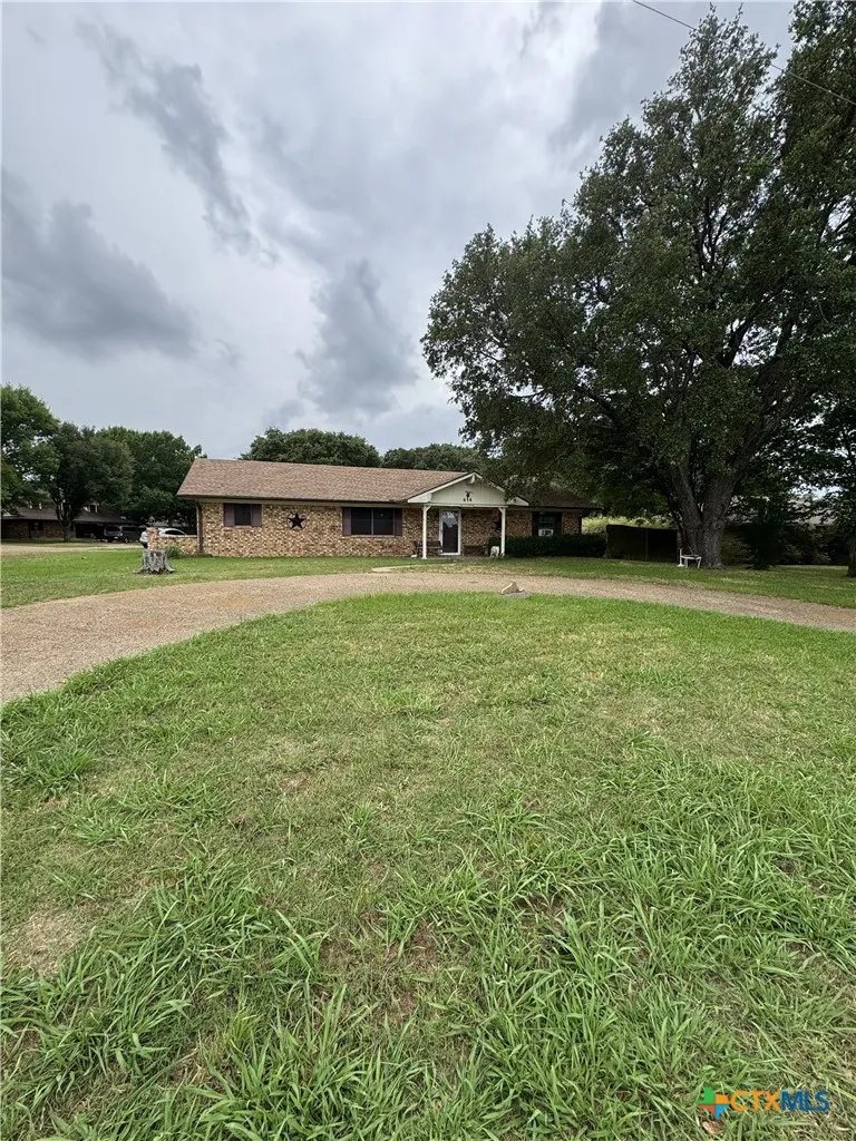 636 E Kempner Street Mabank, TX 75147