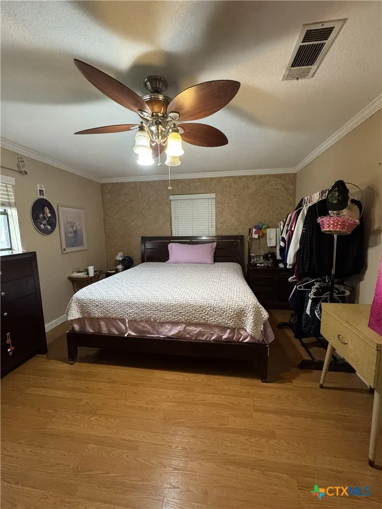 636 E Kempner Street Mabank, TX 75147