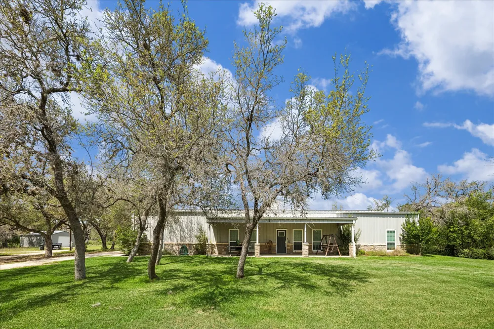 575 County Road 342 Hondo, TX 78801