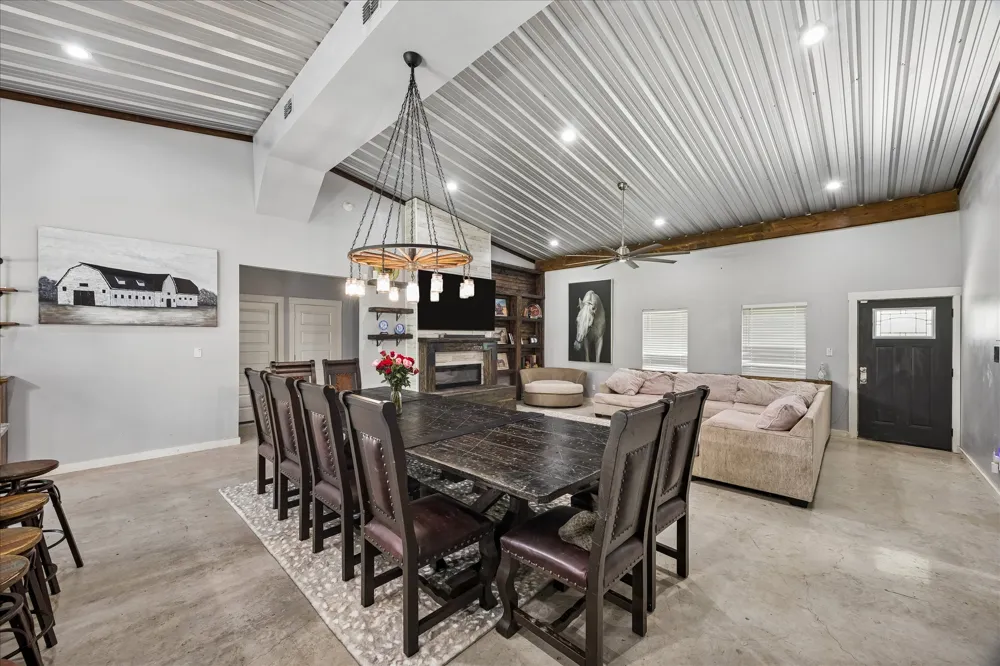 575 County Road 342 Hondo, TX 78801