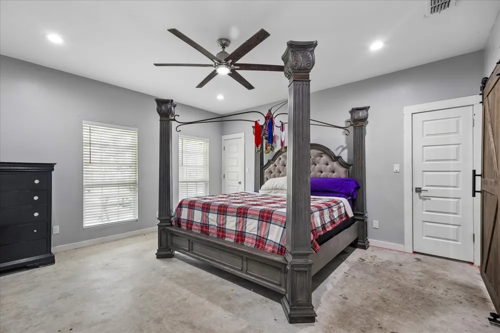 575 County Road 342 Hondo, TX 78801