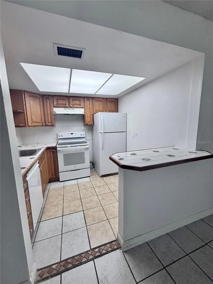 576 FAIRWAYS LANE #M104 ocala, FL 34472
