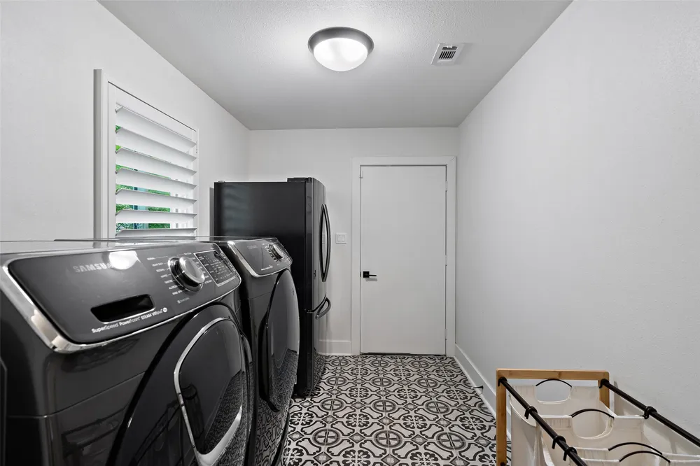 5721 Louise Lane Austin, TX 78757