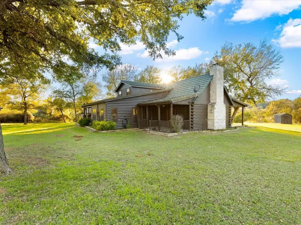 400 Coronados Trail Graford, TX 76449