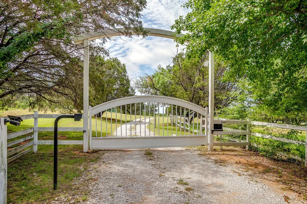 400 Coronados Trail Graford, TX 76449