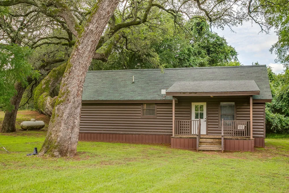 400 Coronados Trail Graford, TX 76449