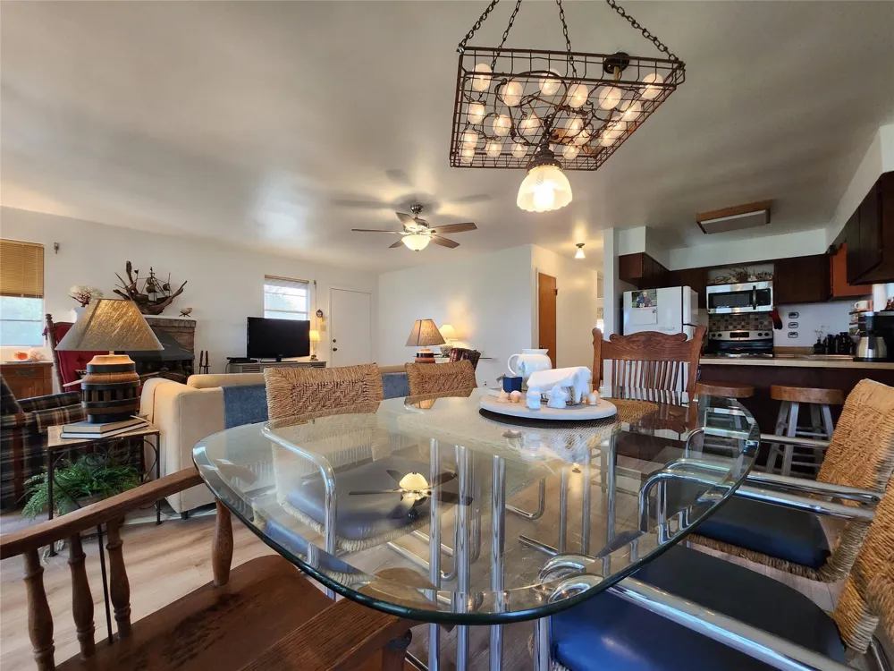 2182 W Bayshore Drive Palacios, TX 77465