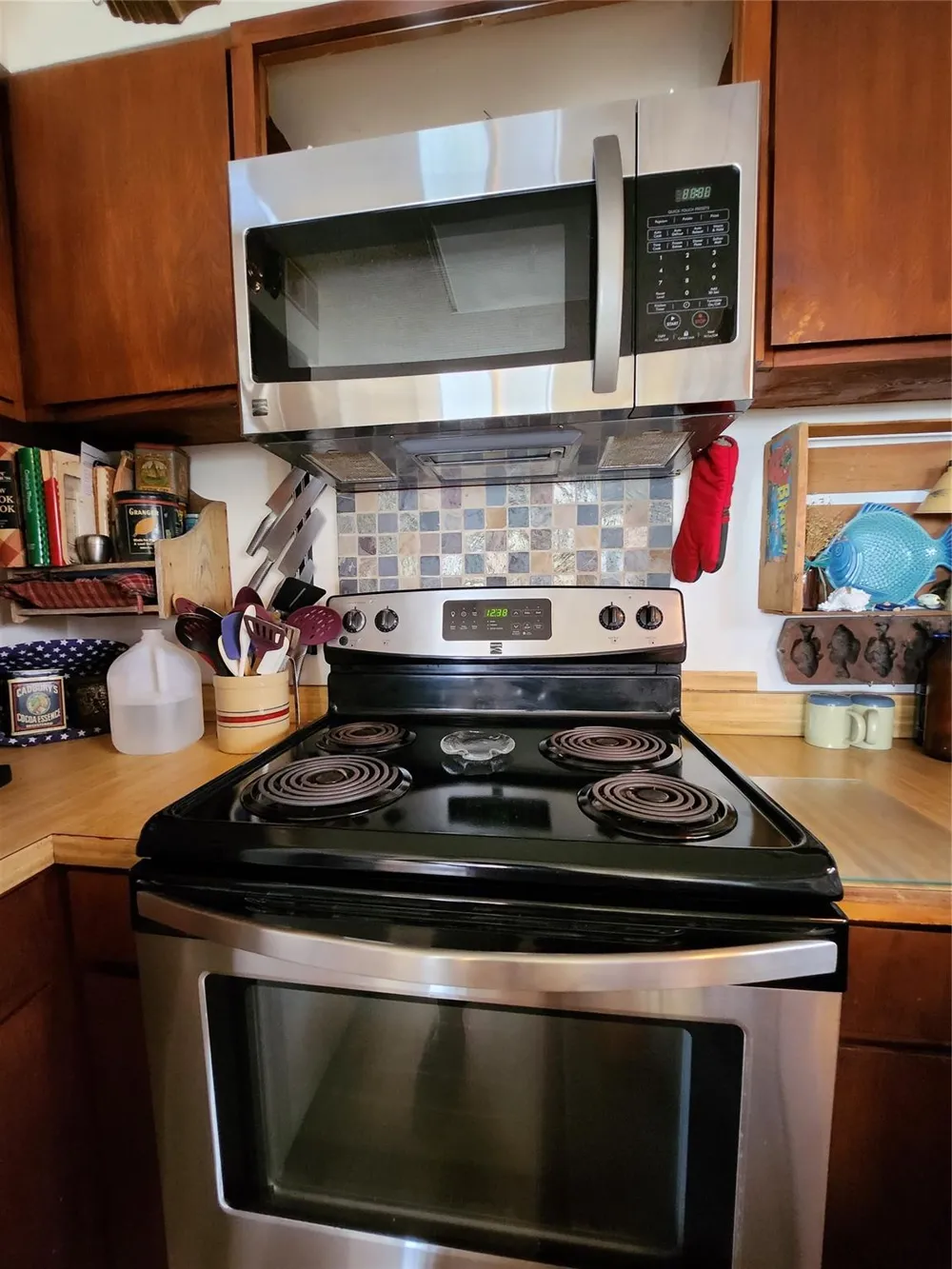 2182 W Bayshore Drive Palacios, TX 77465