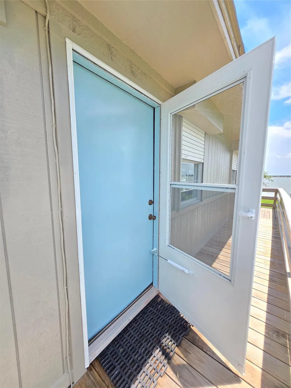 2182 W Bayshore Drive Palacios, TX 77465