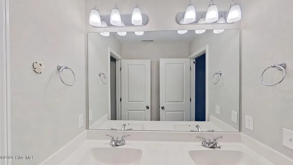 11 Violetear Ridge Hampstead, NC 28443