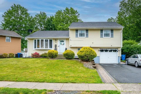 18 Starlit Drive