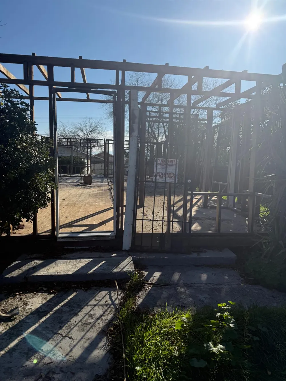 208 E Merced Avenal, CA 93204