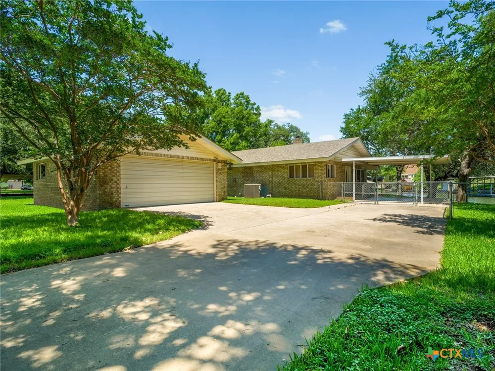 501 Oleander Drive Marble Falls, TX 78654