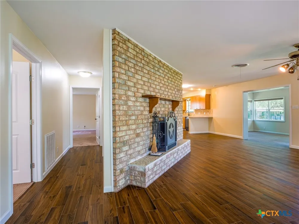 501 Oleander Drive Marble Falls, TX 78654