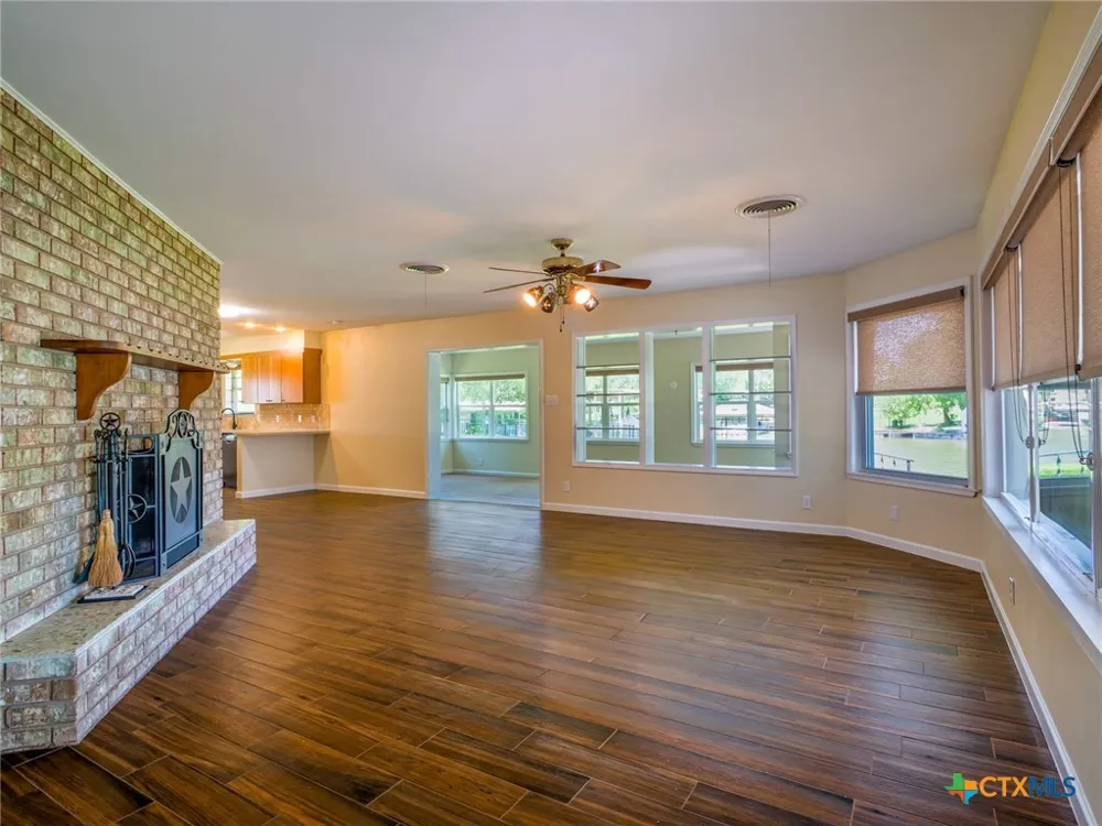 501 Oleander Drive Marble Falls, TX 78654