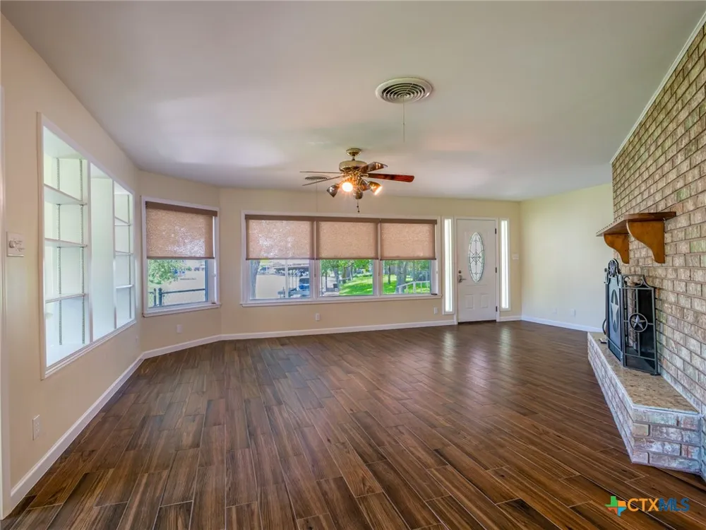 501 Oleander Drive Marble Falls, TX 78654