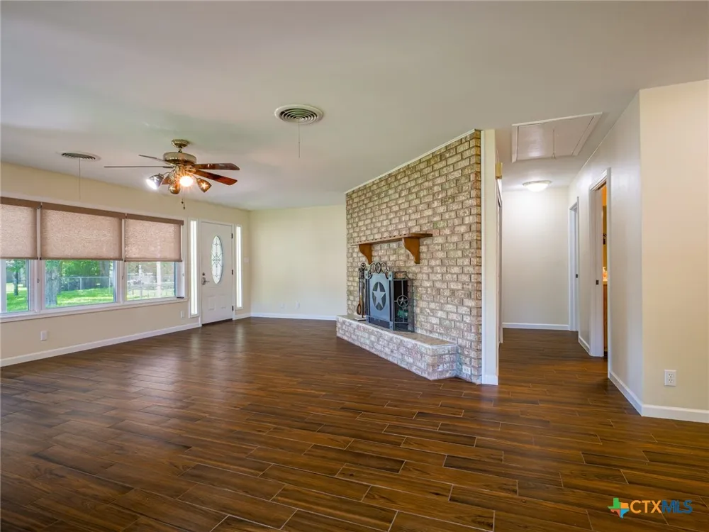 501 Oleander Drive Marble Falls, TX 78654