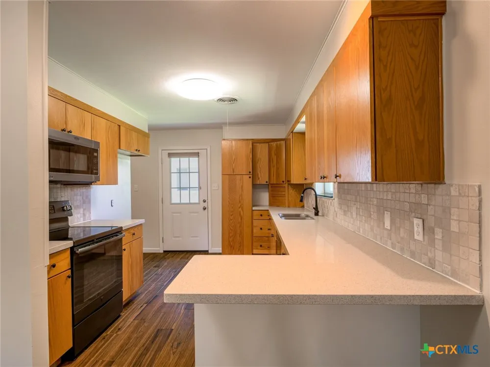 501 Oleander Drive Marble Falls, TX 78654