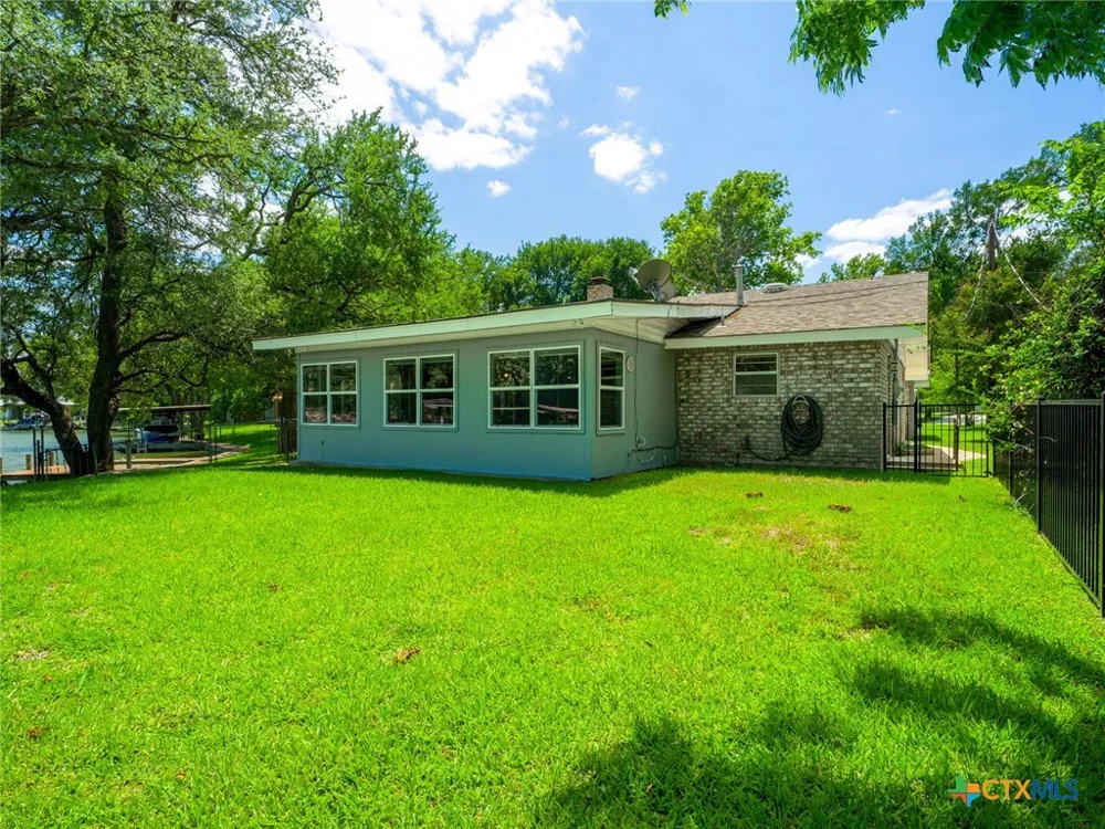 501 Oleander Drive Marble Falls, TX 78654