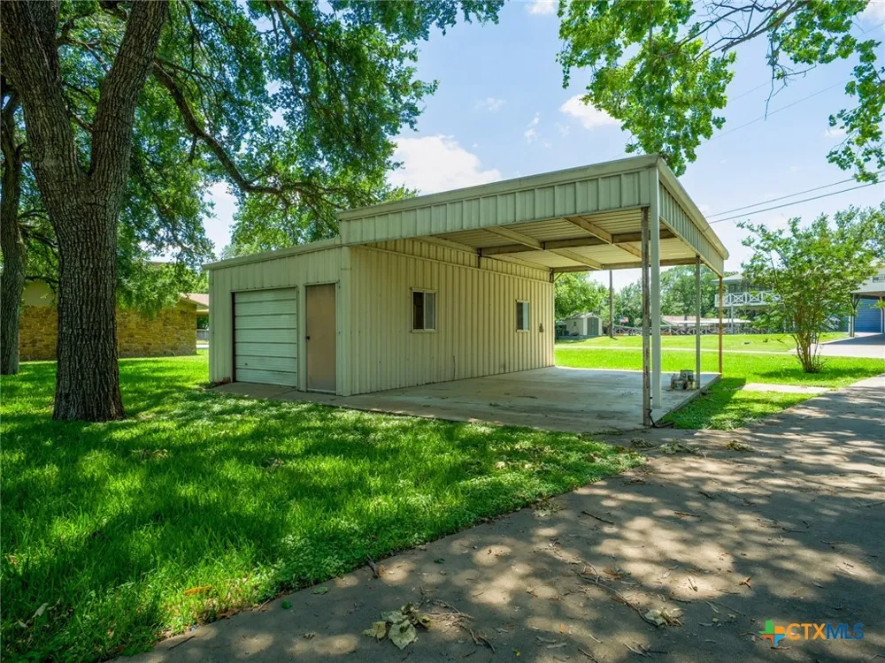501 Oleander Drive Marble Falls, TX 78654