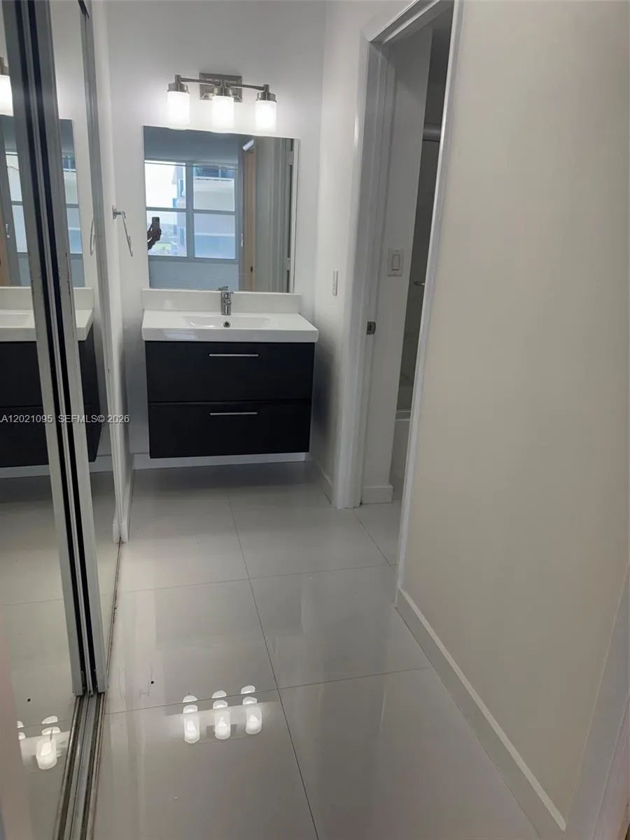 3800 S Ocean Dr #1725 Hollywood, FL 33019