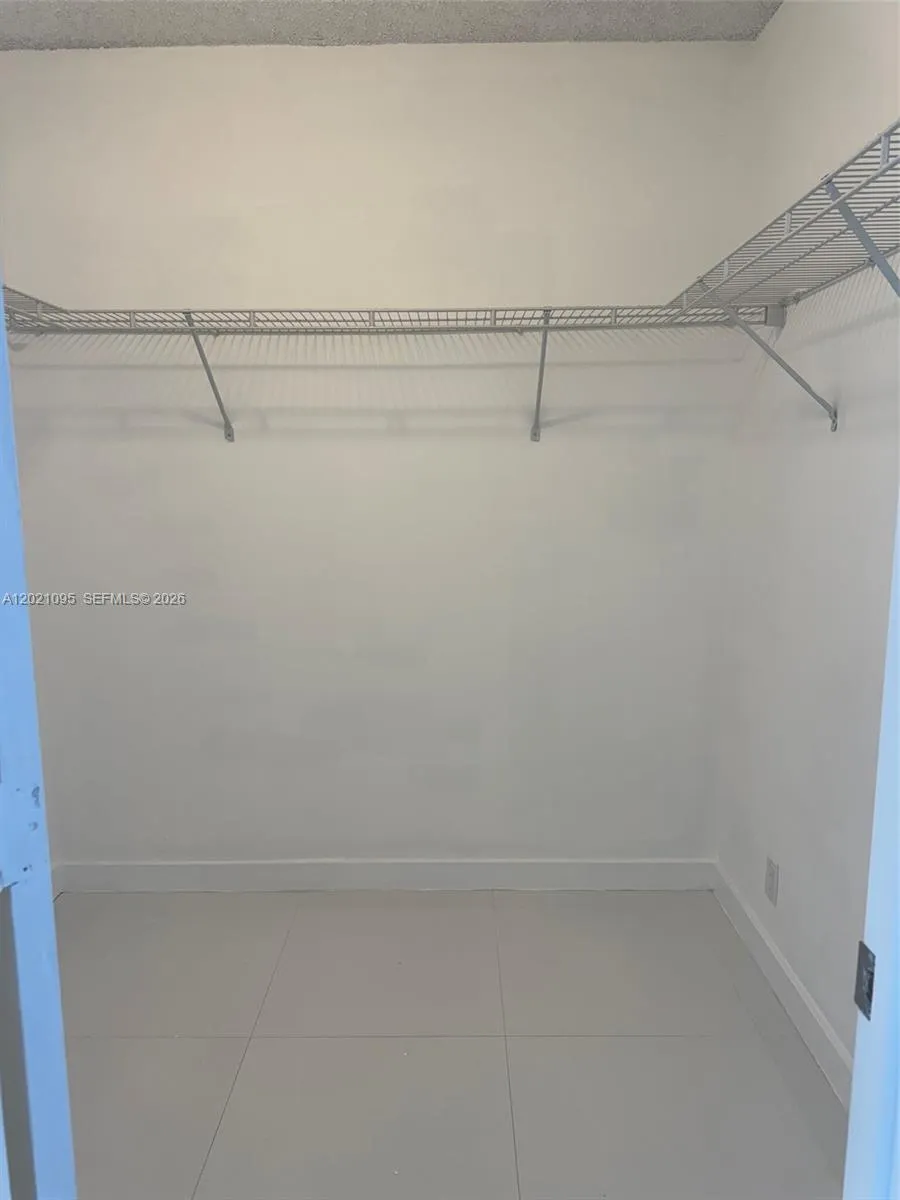 3800 S Ocean Dr #1725 Hollywood, FL 33019
