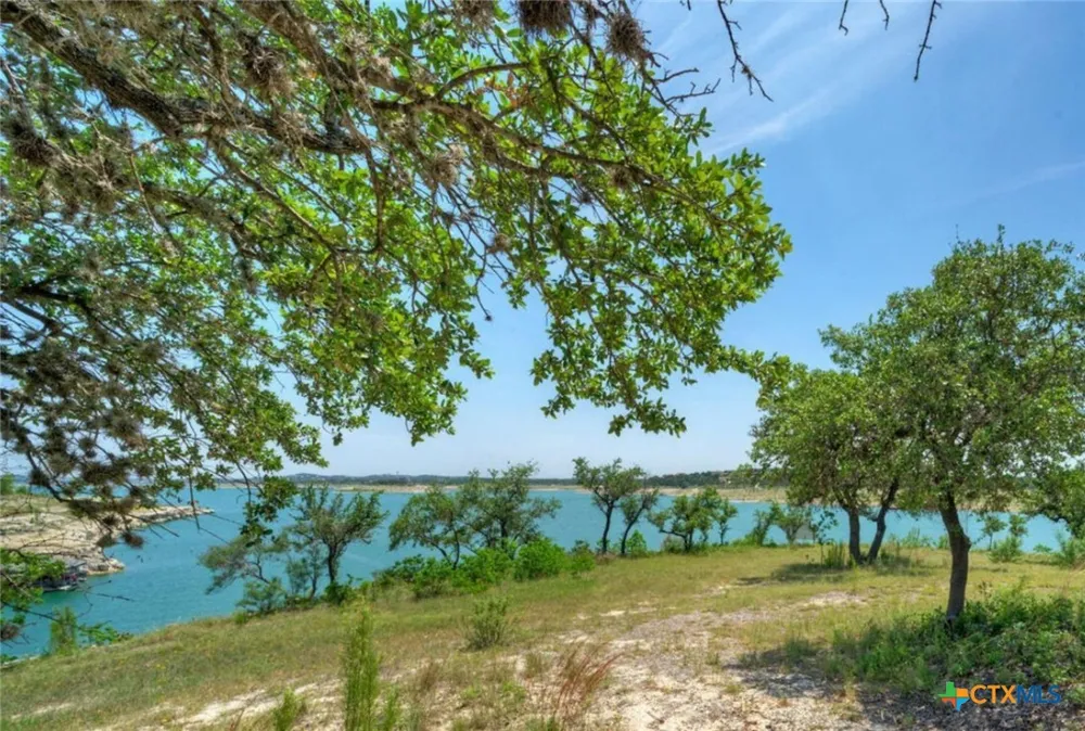 8007 Sharon Road Volente, TX 78641