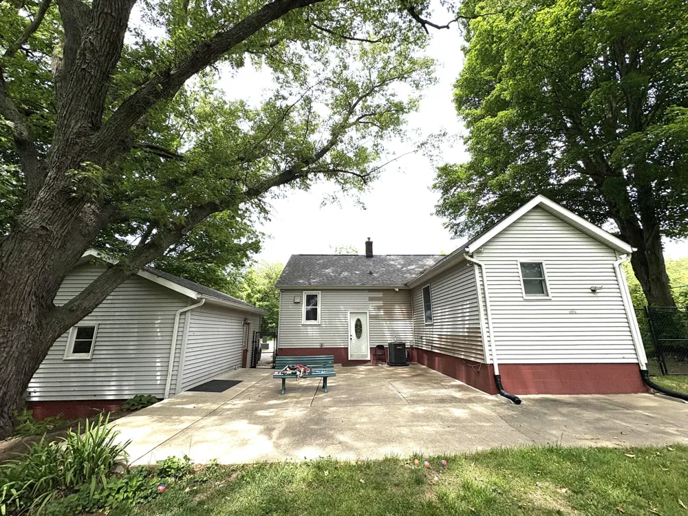 67741 County Road 388 Geneva Township, MI 49090