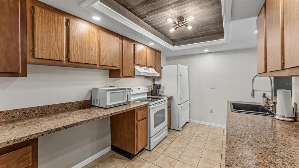 2025 SYLVESTER RD #N305 Lakeland, FL 33803