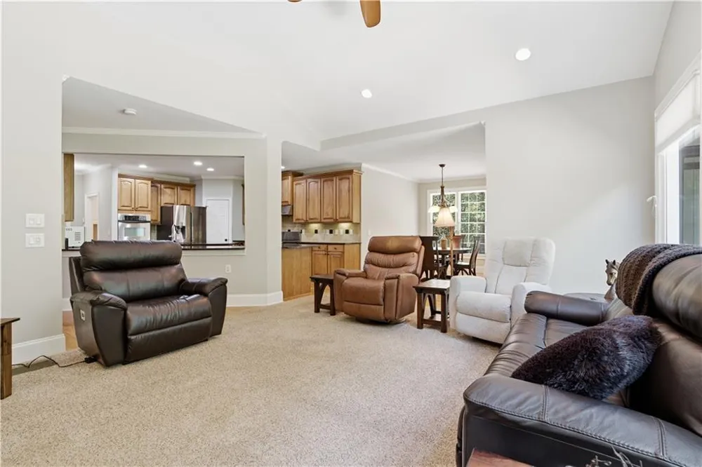 29 Crolley Lane White, GA 30184