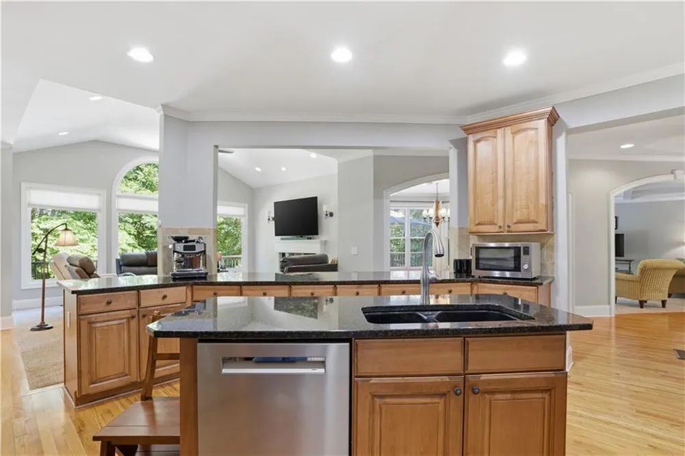 29 Crolley Lane White, GA 30184
