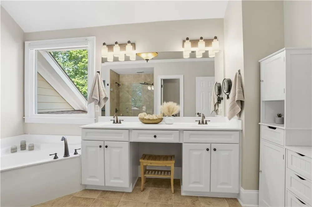29 Crolley Lane White, GA 30184