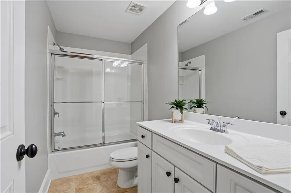 29 Crolley Lane White, GA 30184