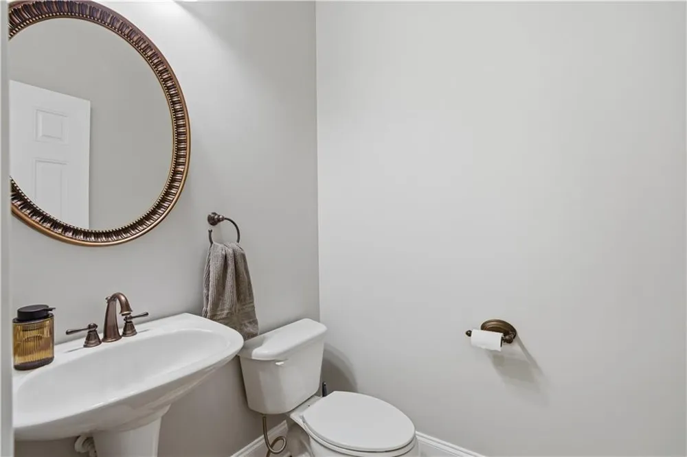 29 Crolley Lane White, GA 30184