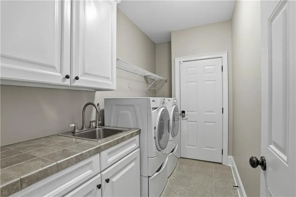 29 Crolley Lane White, GA 30184