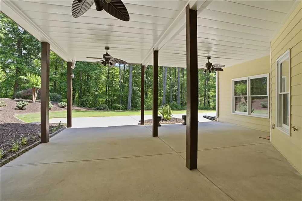 29 Crolley Lane White, GA 30184