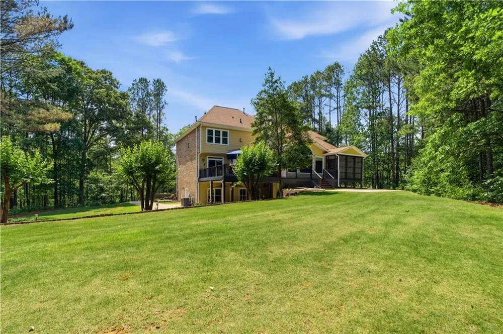 29 Crolley Lane White, GA 30184