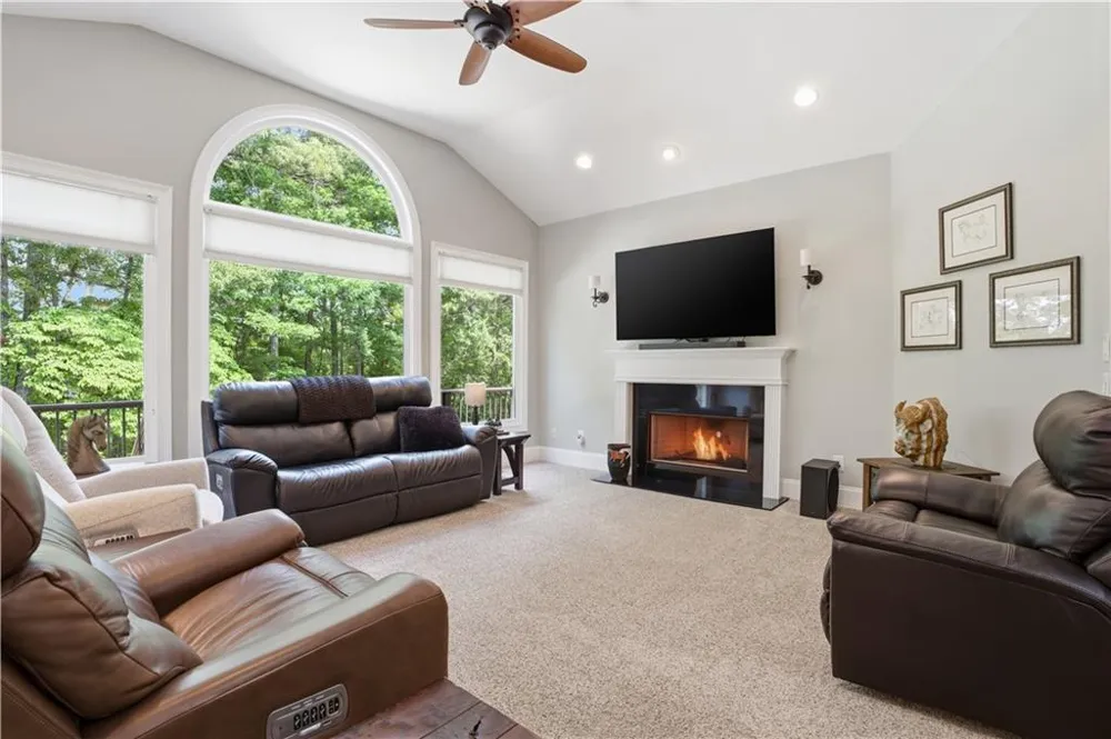 29 Crolley Lane White, GA 30184