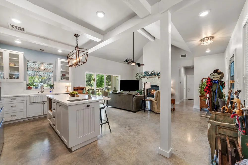 721 Northwood Hills Drive Fredericksburg, TX 78624