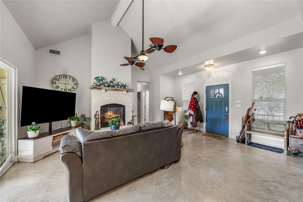 721 Northwood Hills Drive Fredericksburg, TX 78624