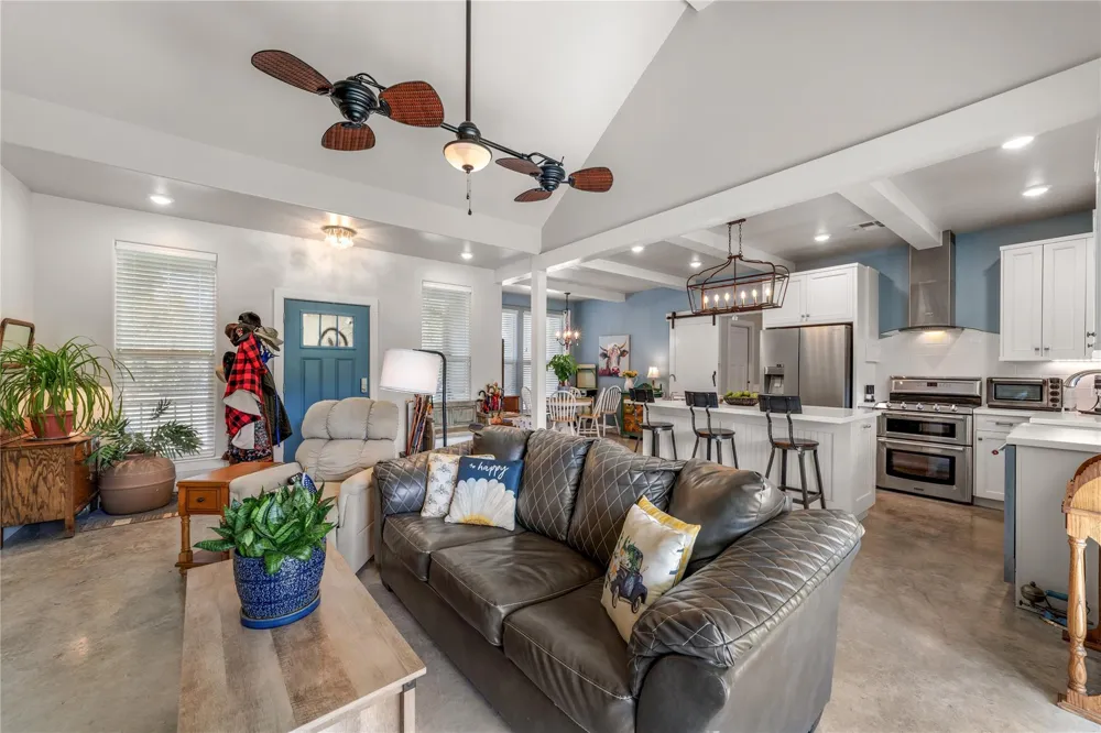 721 Northwood Hills Drive Fredericksburg, TX 78624