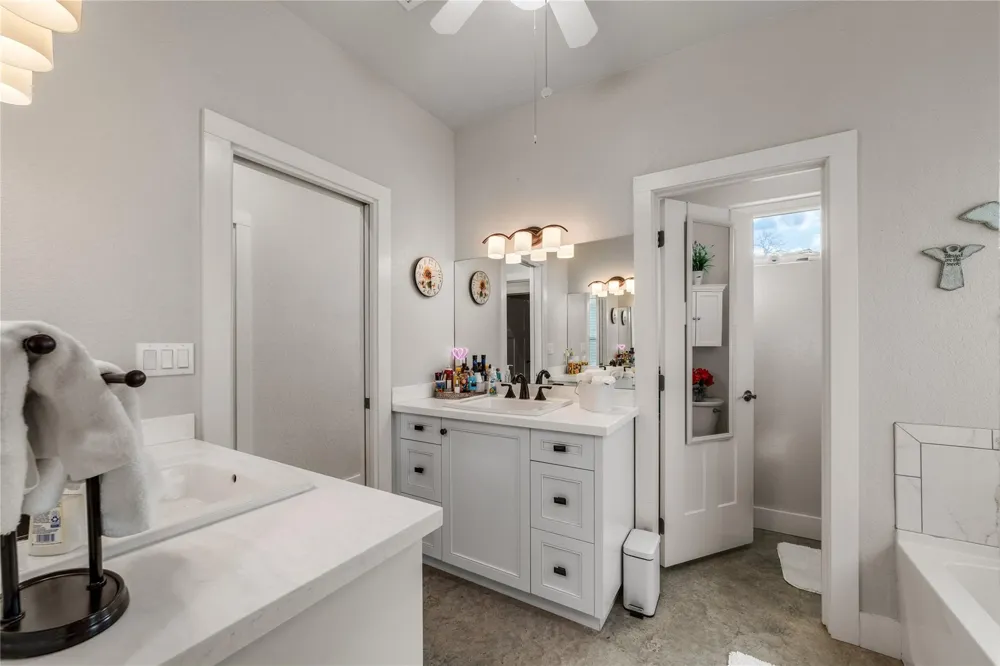 721 Northwood Hills Drive Fredericksburg, TX 78624