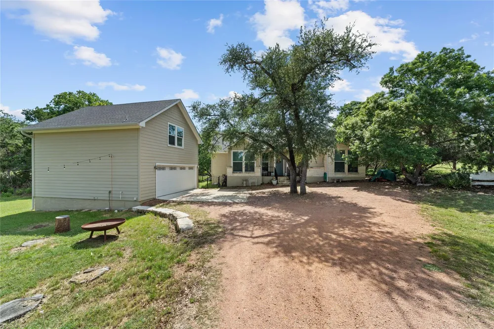 721 Northwood Hills Drive Fredericksburg, TX 78624