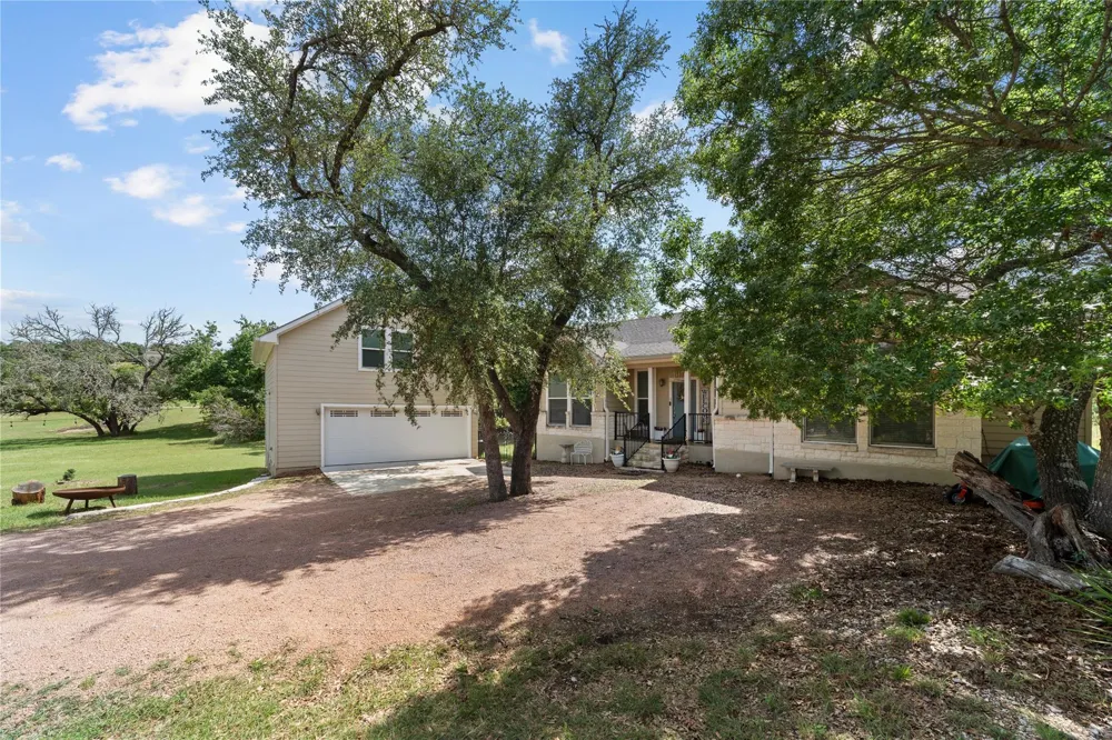 721 Northwood Hills Drive Fredericksburg, TX 78624