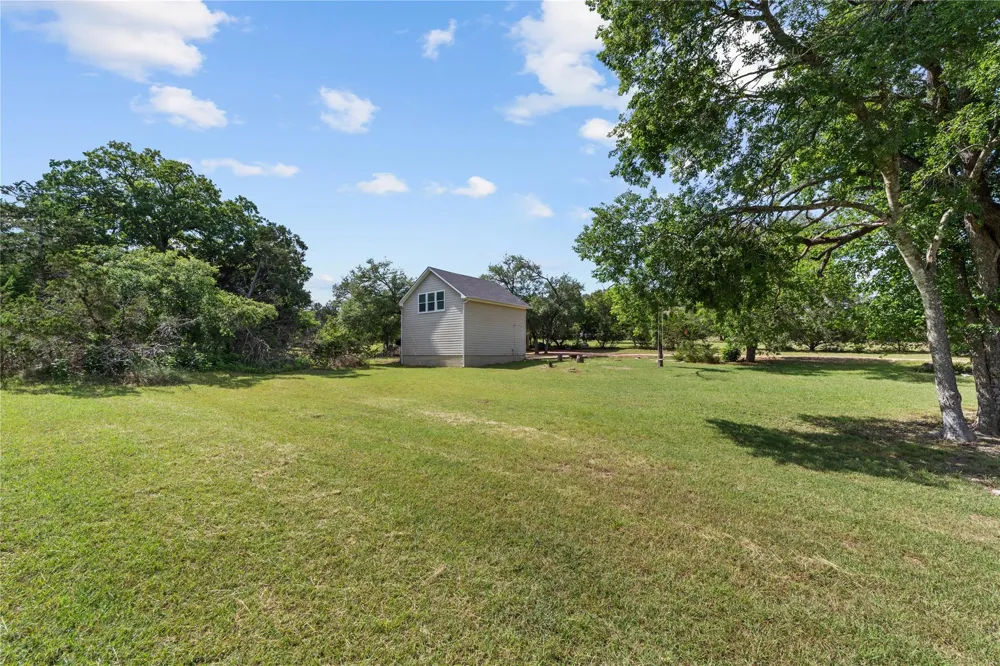721 Northwood Hills Drive Fredericksburg, TX 78624