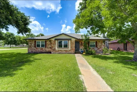 1226 Ave H