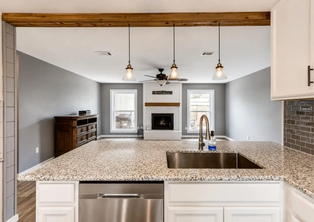 1226 Ave H Danbury, TX 77534