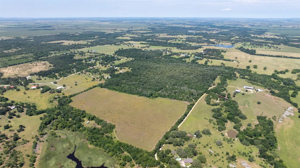 1717 County Road 402 Bartlett, TX 76511